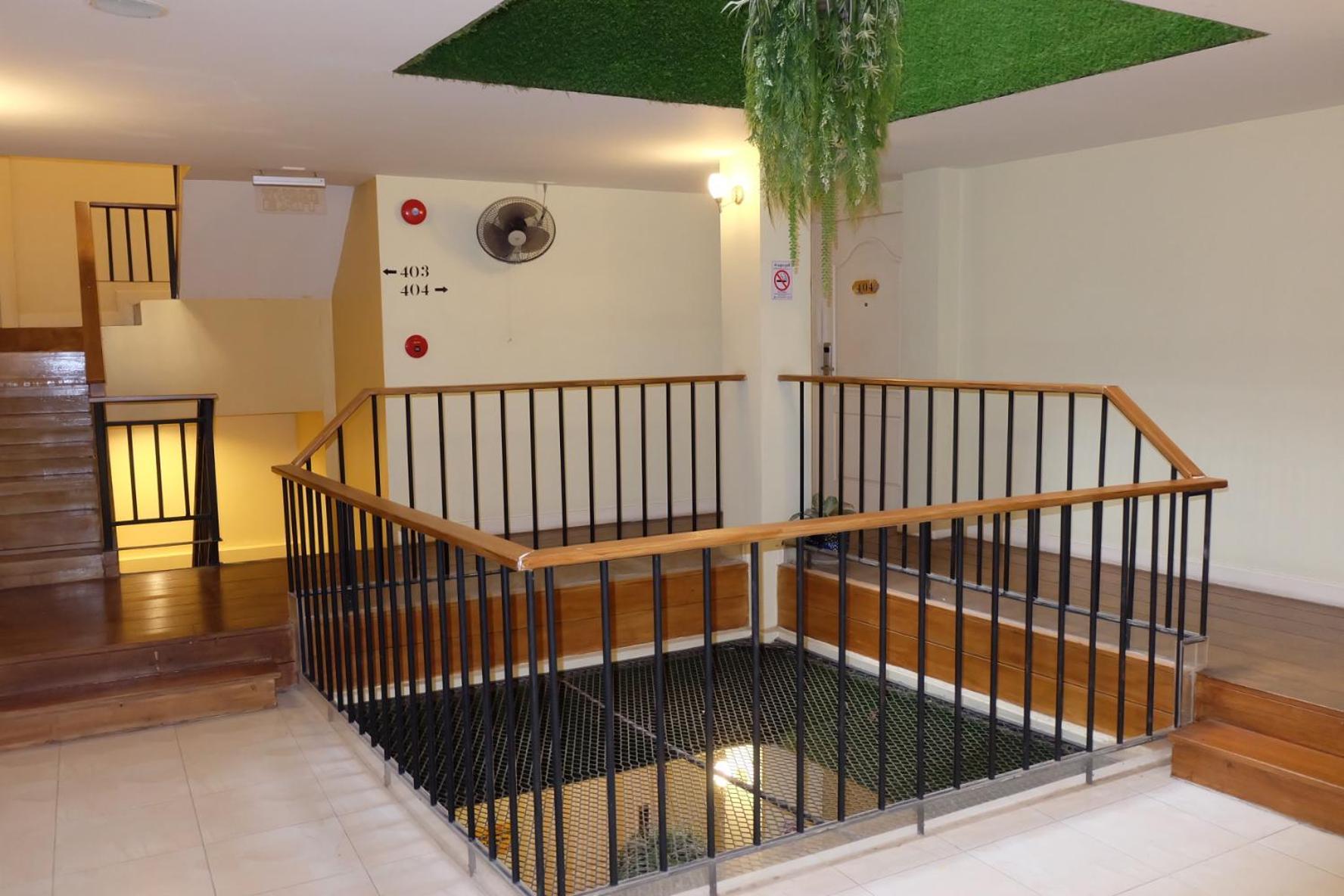 Siri Poshtel Bangkok Pansiyon Dış mekan fotoğraf