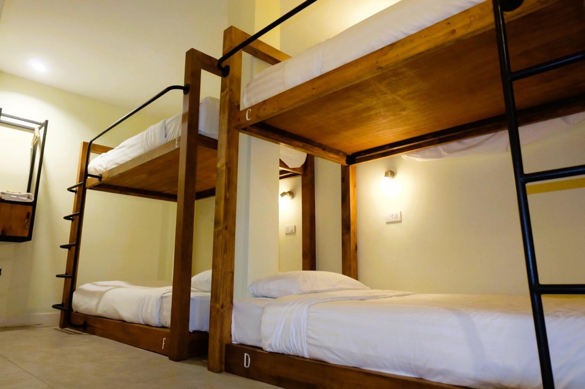 Siri Poshtel Bangkok Pansiyon Oda fotoğraf