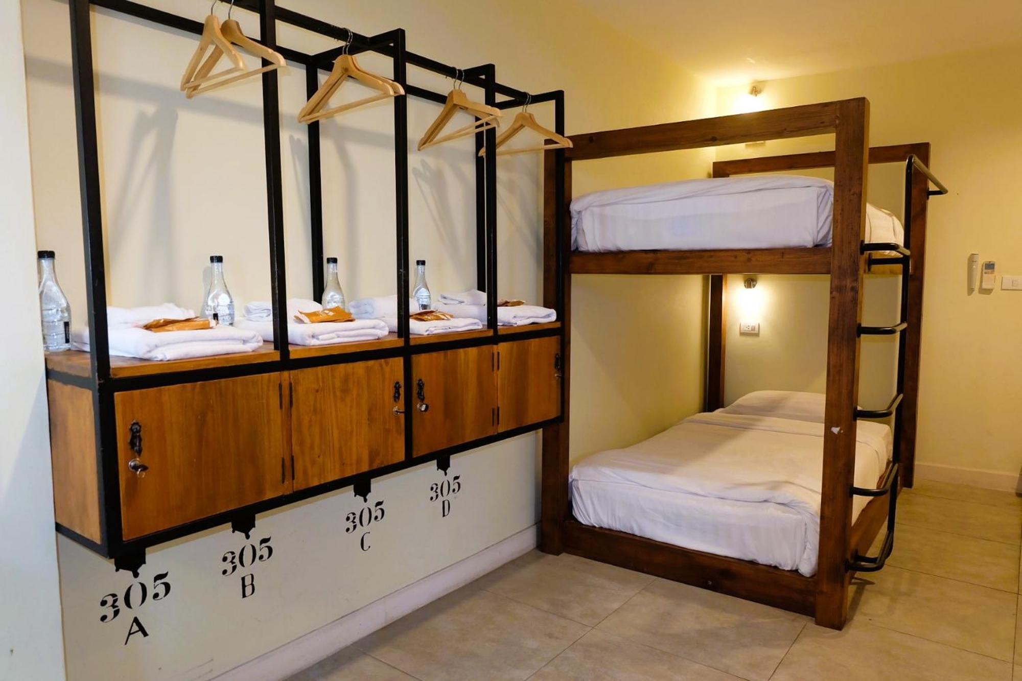 Siri Poshtel Bangkok Pansiyon Dış mekan fotoğraf