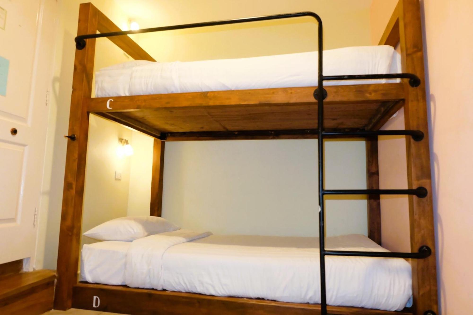 Siri Poshtel Bangkok Pansiyon Oda fotoğraf
