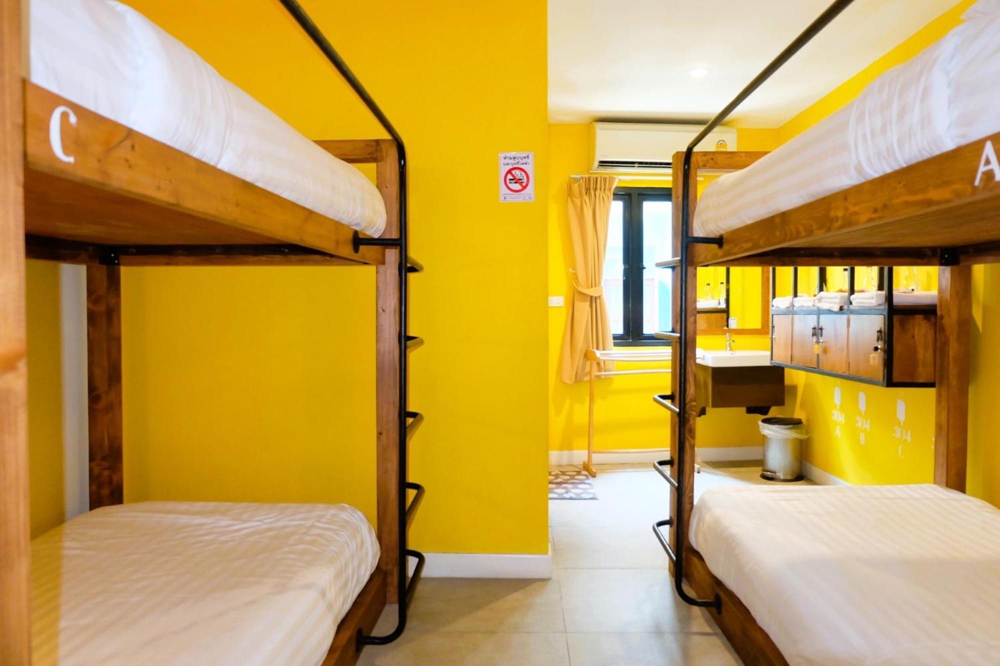 Siri Poshtel Bangkok Pansiyon Dış mekan fotoğraf